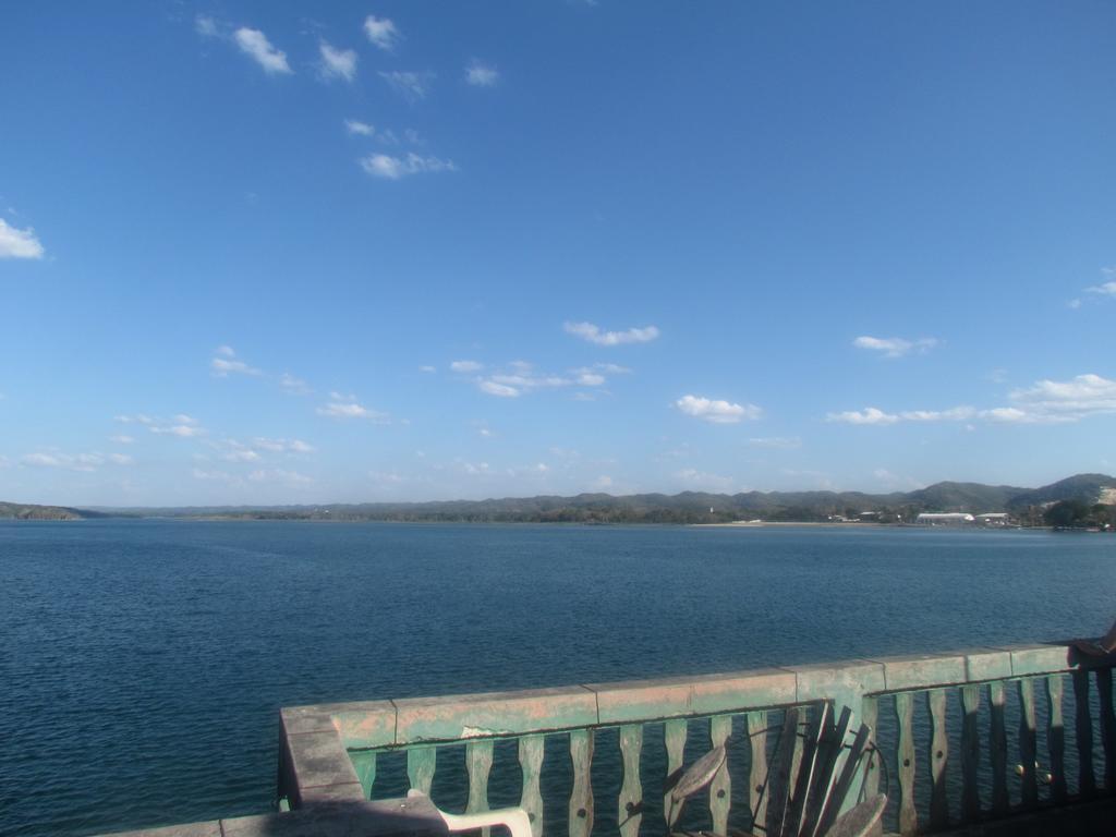Hotel Mirador Del Lago Flores Luaran gambar